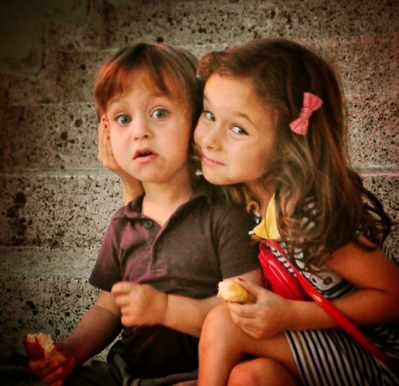 Kardeş Kıskançlığı Doğal Bir İçgüdü Değildir