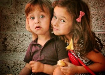 Kardeş Kıskançlığı Doğal Bir İçgüdü Değildir